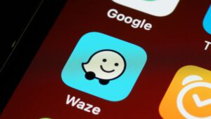 Google Maps et Waze : la police vous alertera sur les accidents en temps réel