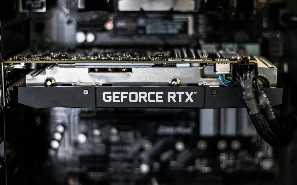 Nvidia RTX 5080 5090 GeForce caractéristiques puissance