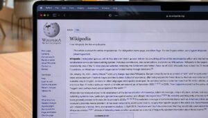 Wikipédia en grand danger : menacé par l’utilisation abusive de l’IA