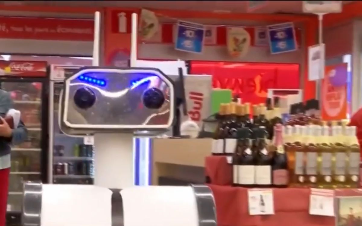 Windy robot Carrefour Market IA